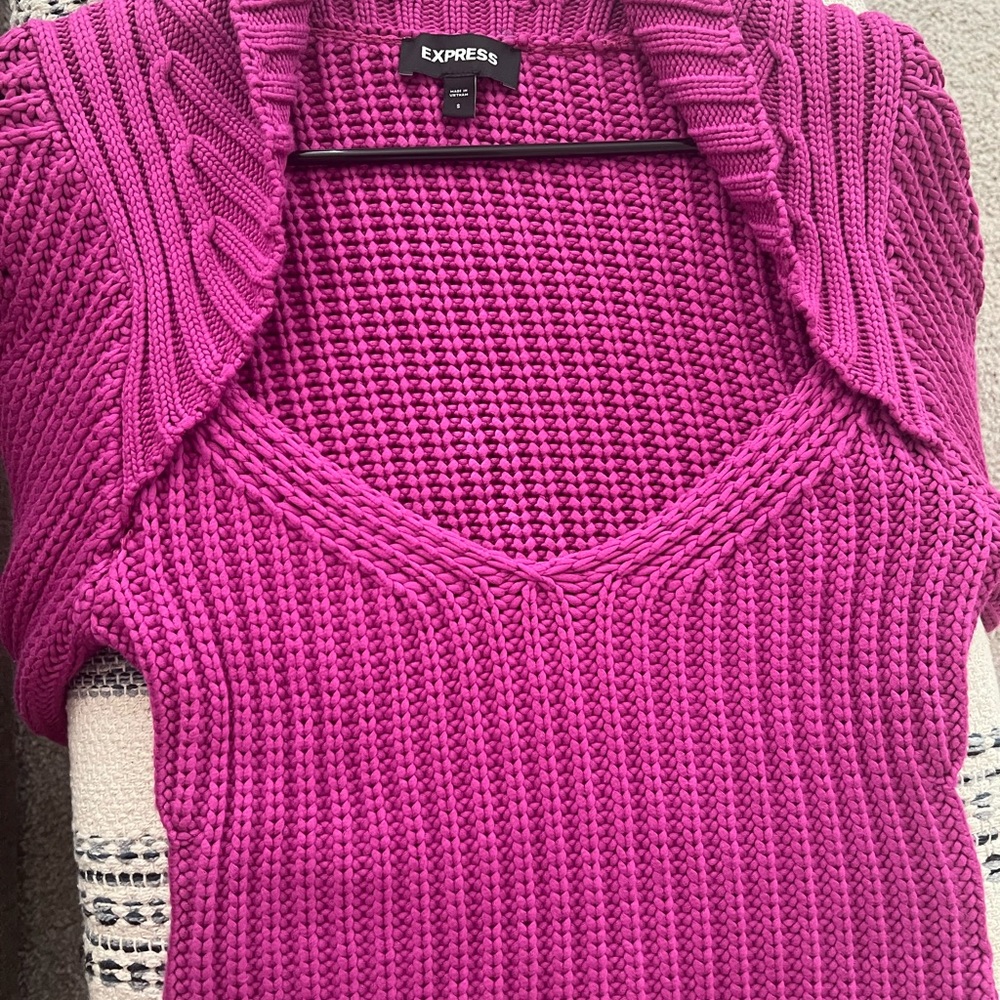 Express Pink V-Neck Sweater with Textured Knit